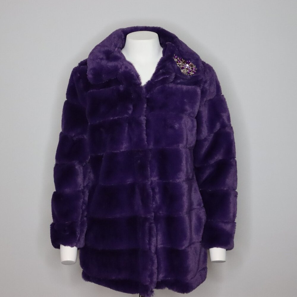 Plush Purple Faux Fur Coat – Chic & Cozy Statement Layer - Size M - Picture 1 of 6